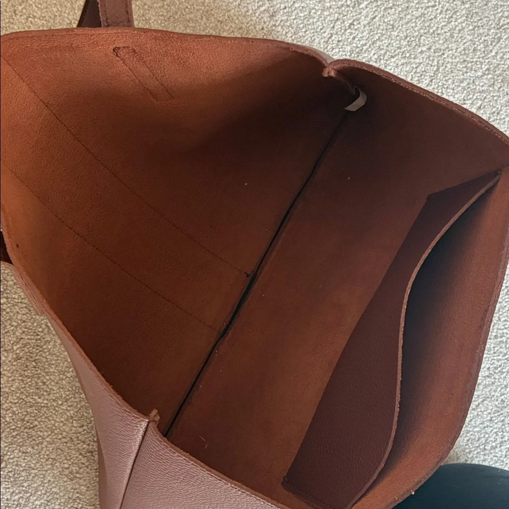 Vince Camuto Tan and Black Shoulder Bag - Picture 7 of 9